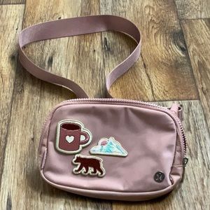 Lululemon Everywhere Belt Bag blush